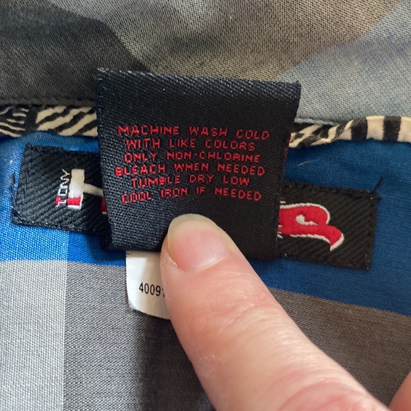 Tony Hawk men’s button down shirt in plaid. - Picture 8 of 8